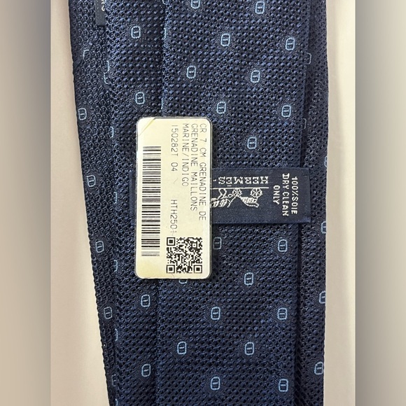 NWT - Hermes - Men’s 100% Silk Woven Tie in Hand Woven Grenadine - 2.8”/Marine - Picture 4 of 7